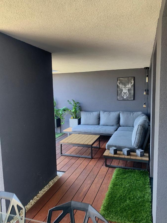 Two-Levels Penthouse With A Garden In The City Center Daire Łódź Dış mekan fotoğraf