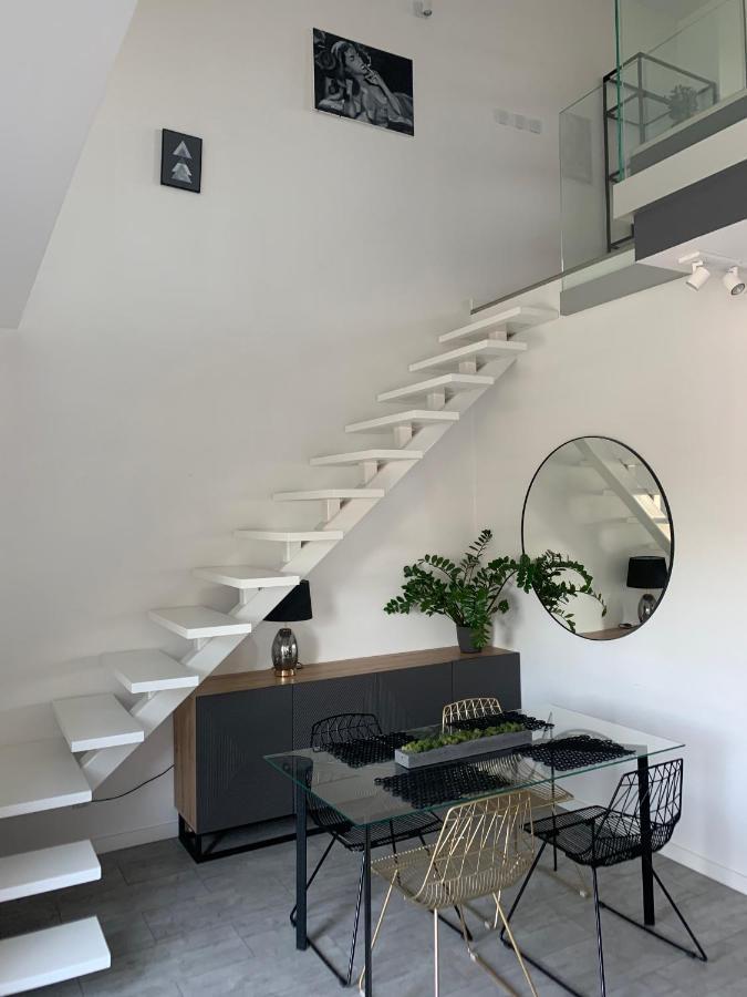 Two-Levels Penthouse With A Garden In The City Center Daire Łódź Dış mekan fotoğraf